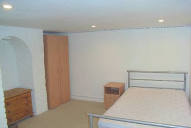 6 bed house, Markenfield rd, City centre, Guildford, GU14PD - Image 4